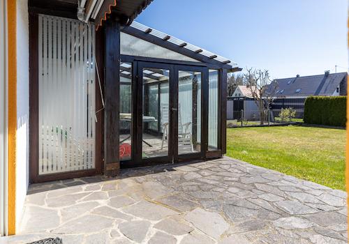 Großzügiges Zweifamilienhaus mit Ausbaureserve auf sonnigem Traumgrundstück in Großaitingen