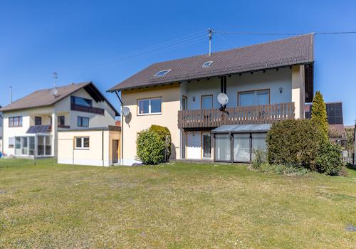 Großzügiges Zweifamilienhaus mit Ausbaureserve auf sonnigem Traumgrundstück in Großaitingen