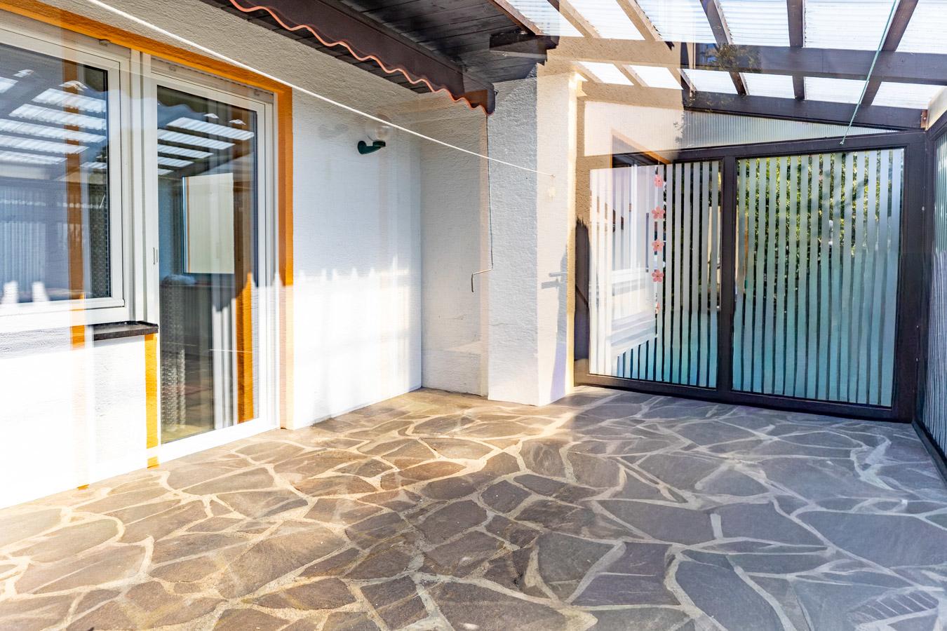 Großzügiges Zweifamilienhaus mit Ausbaureserve auf sonnigem Traumgrundstück in Großaitingen