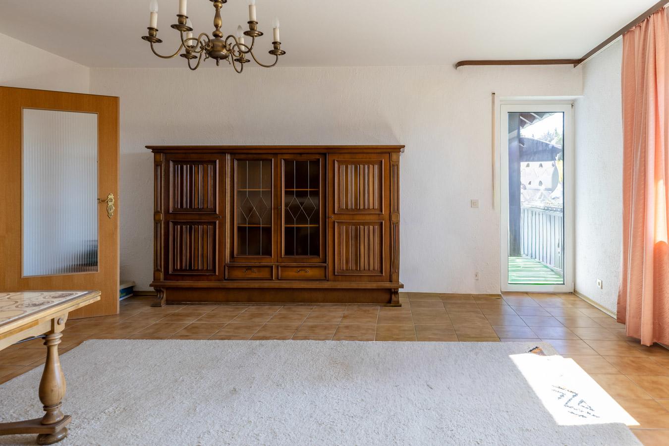 Großzügiges Zweifamilienhaus mit Ausbaureserve auf sonnigem Traumgrundstück in Großaitingen