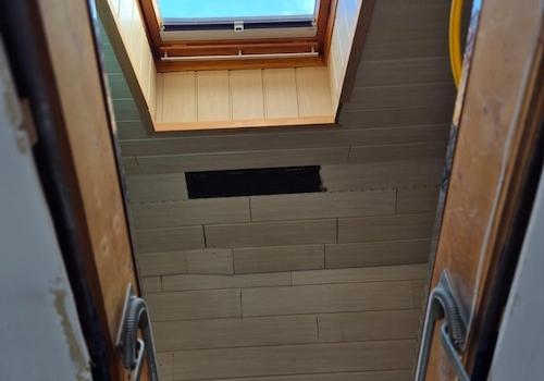 Dachfenster im Spitzboden