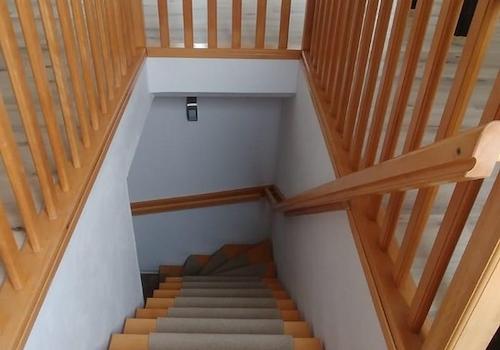 Innentreppe zur Wohnung