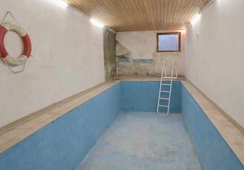 Schwimmbad im Keller