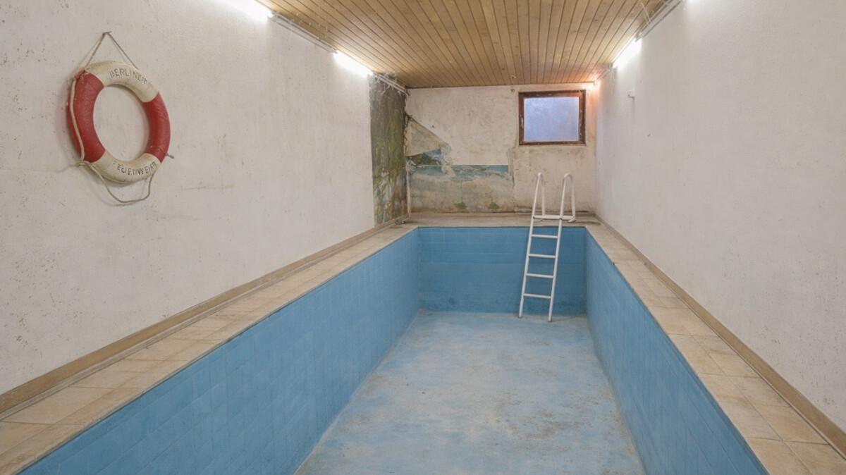 Schwimmbad im Keller