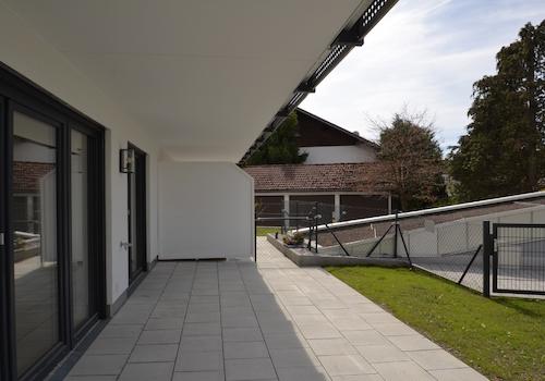 Großzügige überdachte Terrasse