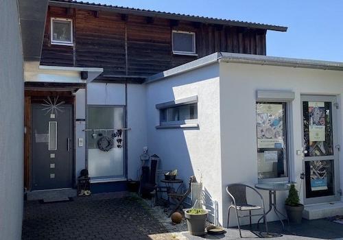 Haus - Eingang mit Anbau