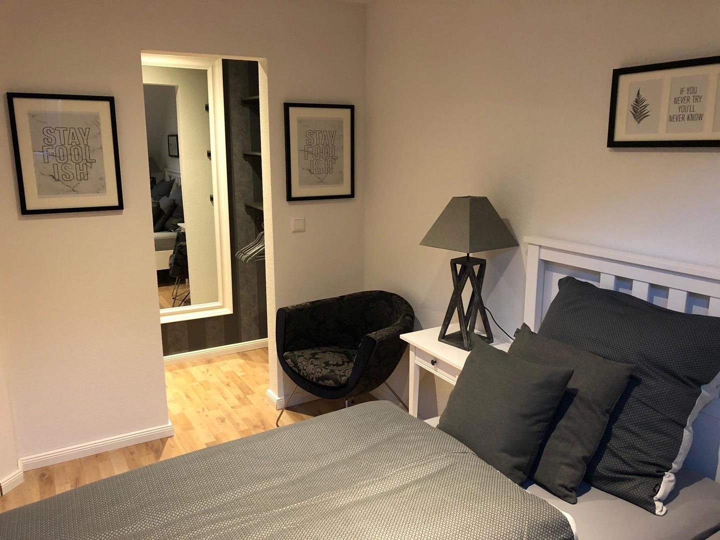 Schlafzimmer mit Ankleide