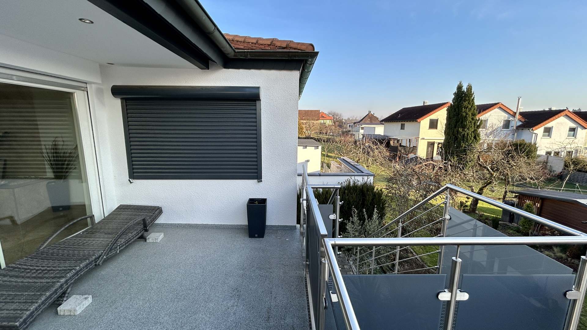 Balkon mit TV-Anschluss