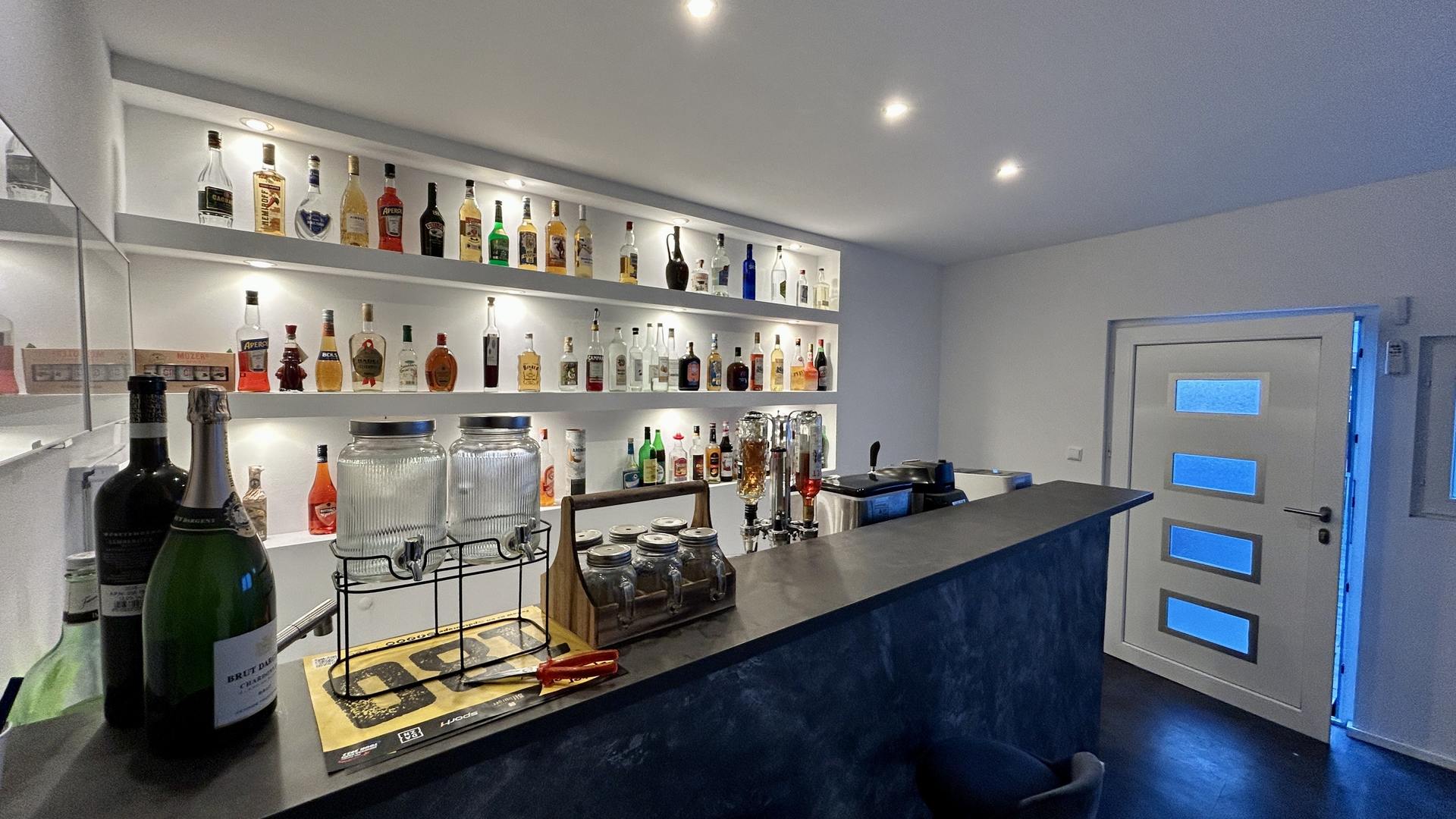 Gartenhaus mit Bar & WC