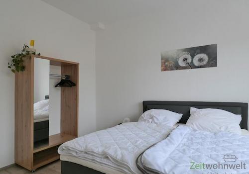 Regalschrank im Schlafzimmer