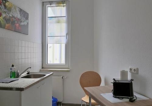 kleine Küche mit Essplatz