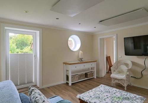 Blick zum Terrassenfenster