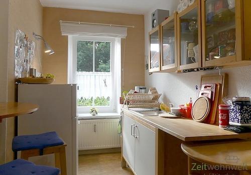 Blick zur Einbauküche