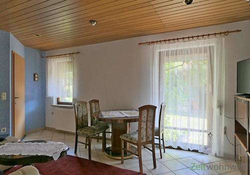 Esstisch im Wohnzimmer