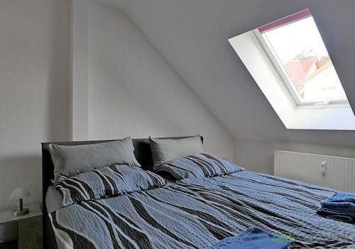 Doppelbett im Schlafzimmer