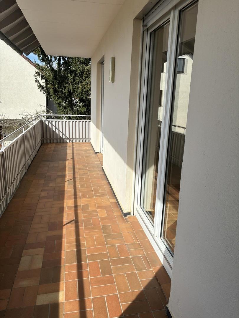 Balkon mit viele Sonne