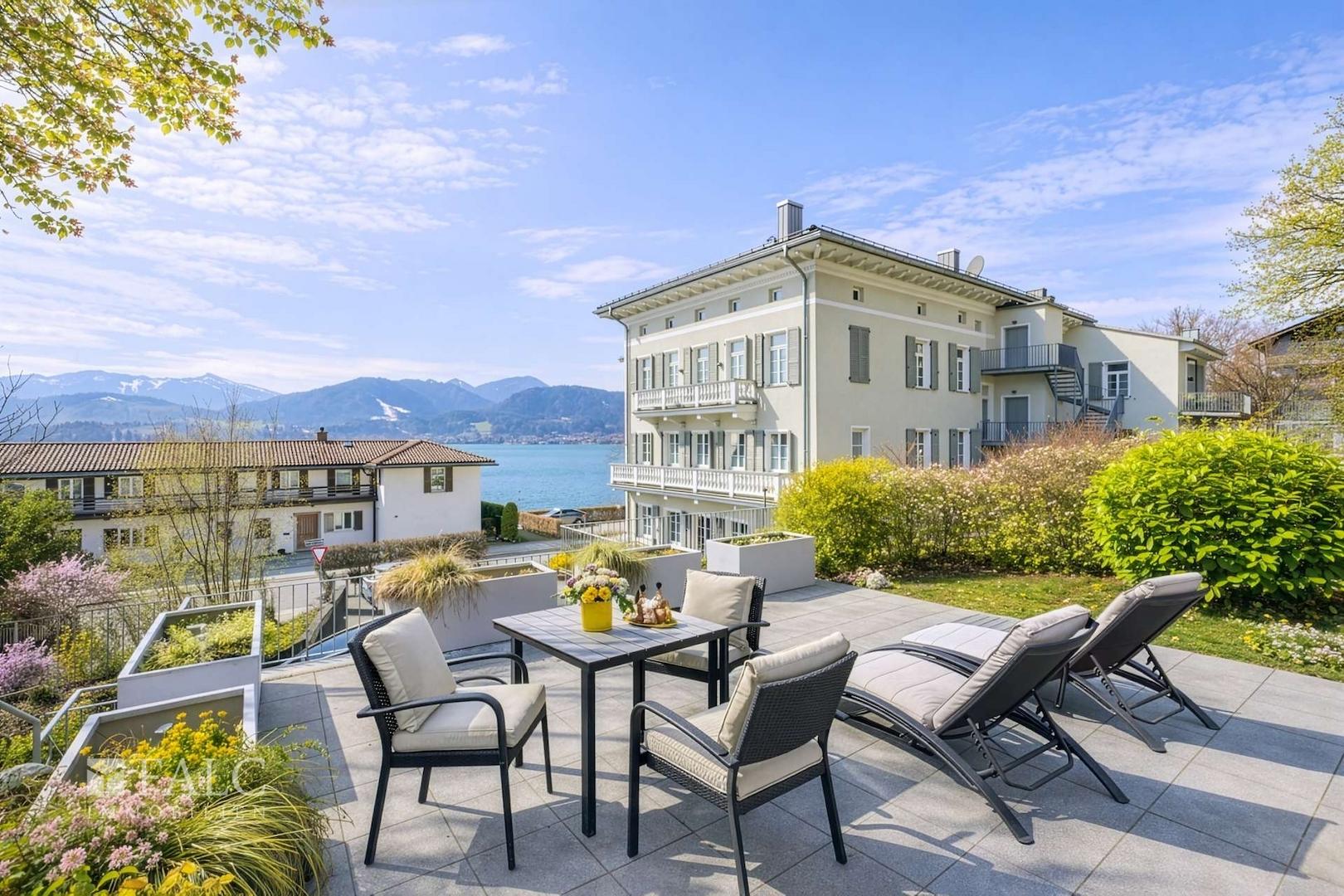 Terrasse mit Seeblick