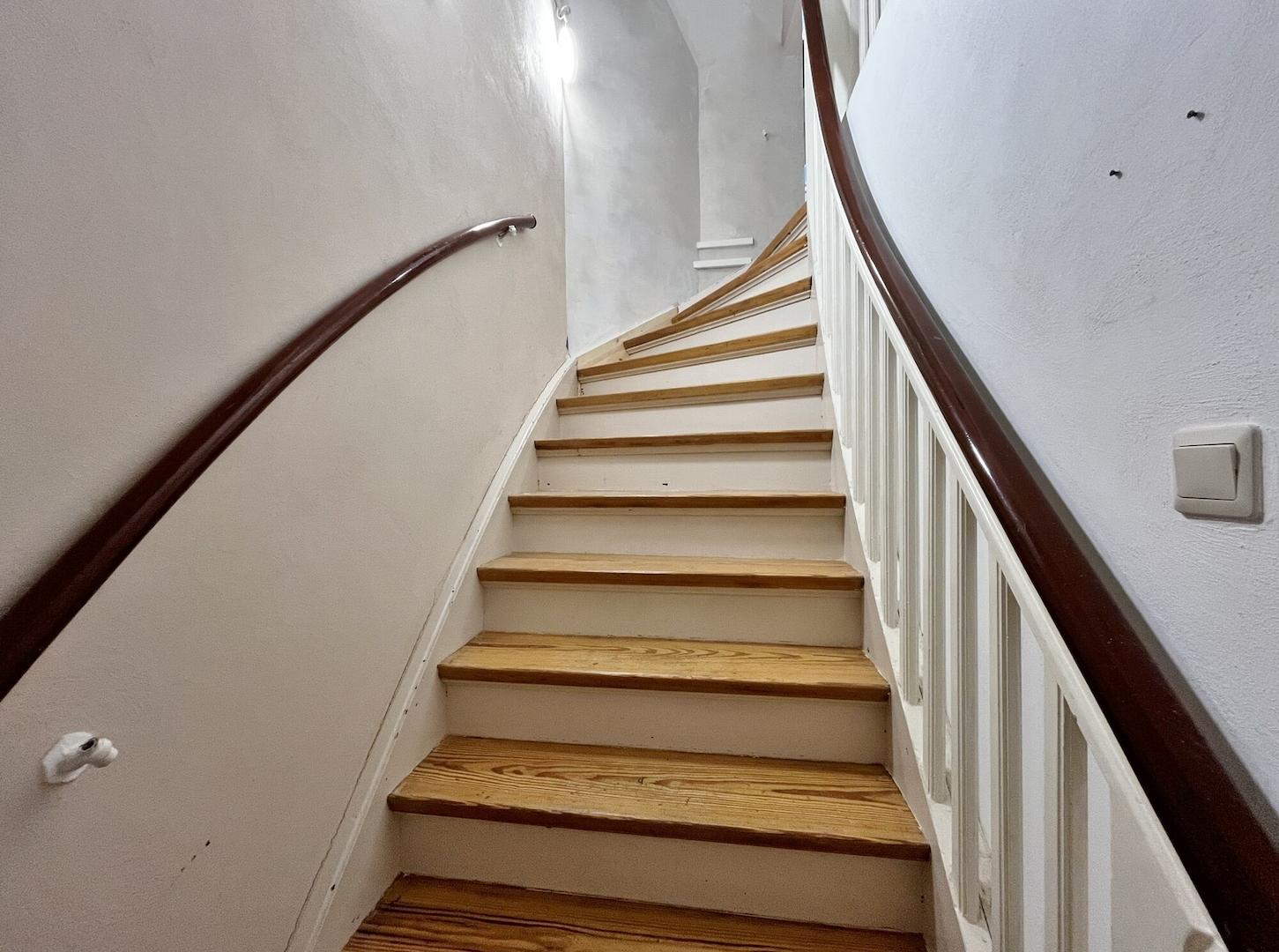 Treppe zum Dachgeschoss