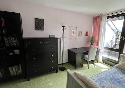 Kinderzimmer mit Balkon