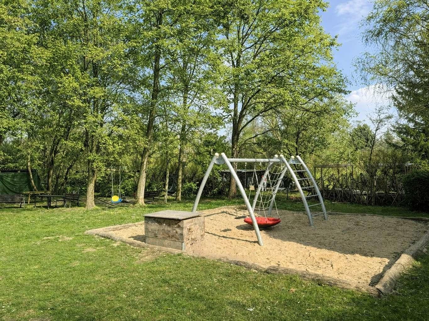 Idyllische Außenanlage 