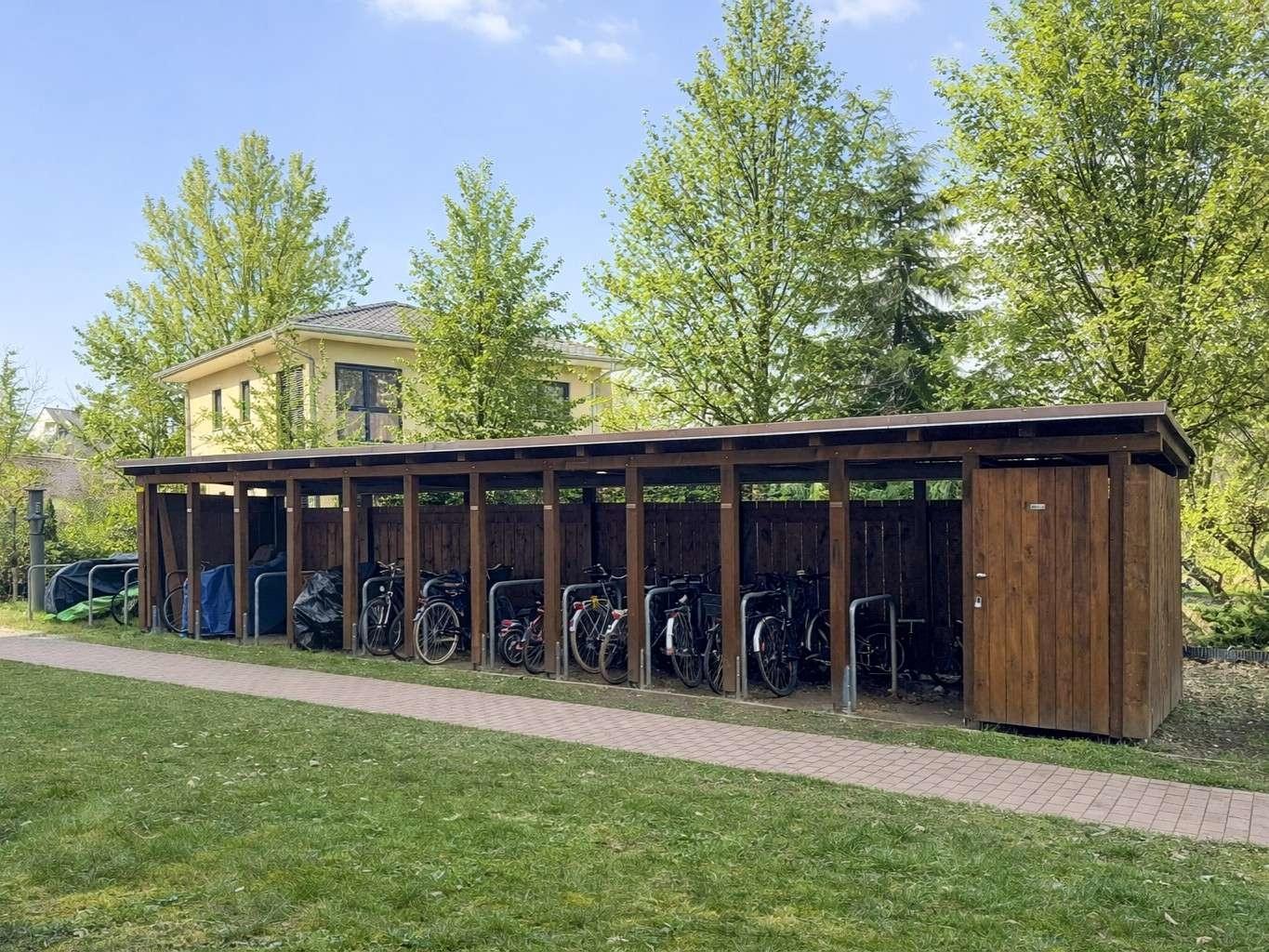 Überdachte Fahrradstellplätze