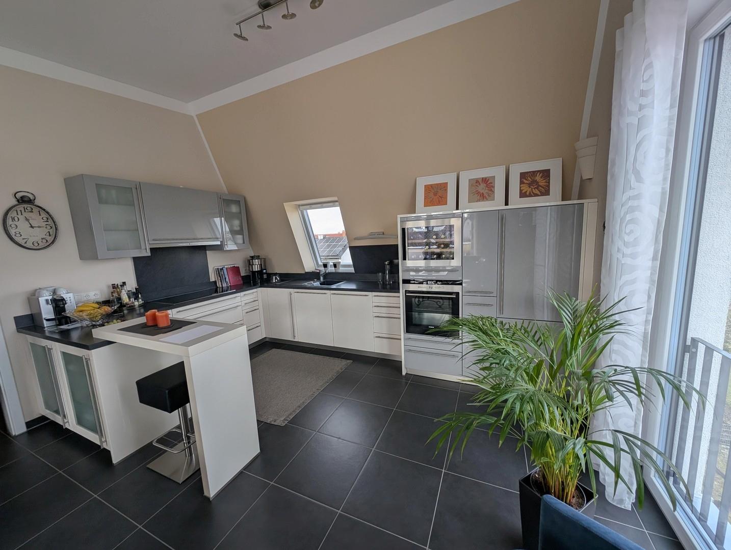 Einbauküche (inklusive)