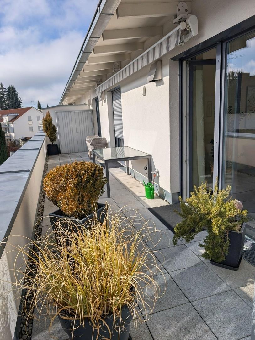 große Dachterrasse 24m²
