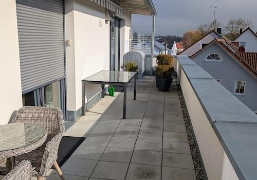 große Dachterrasse 24m²