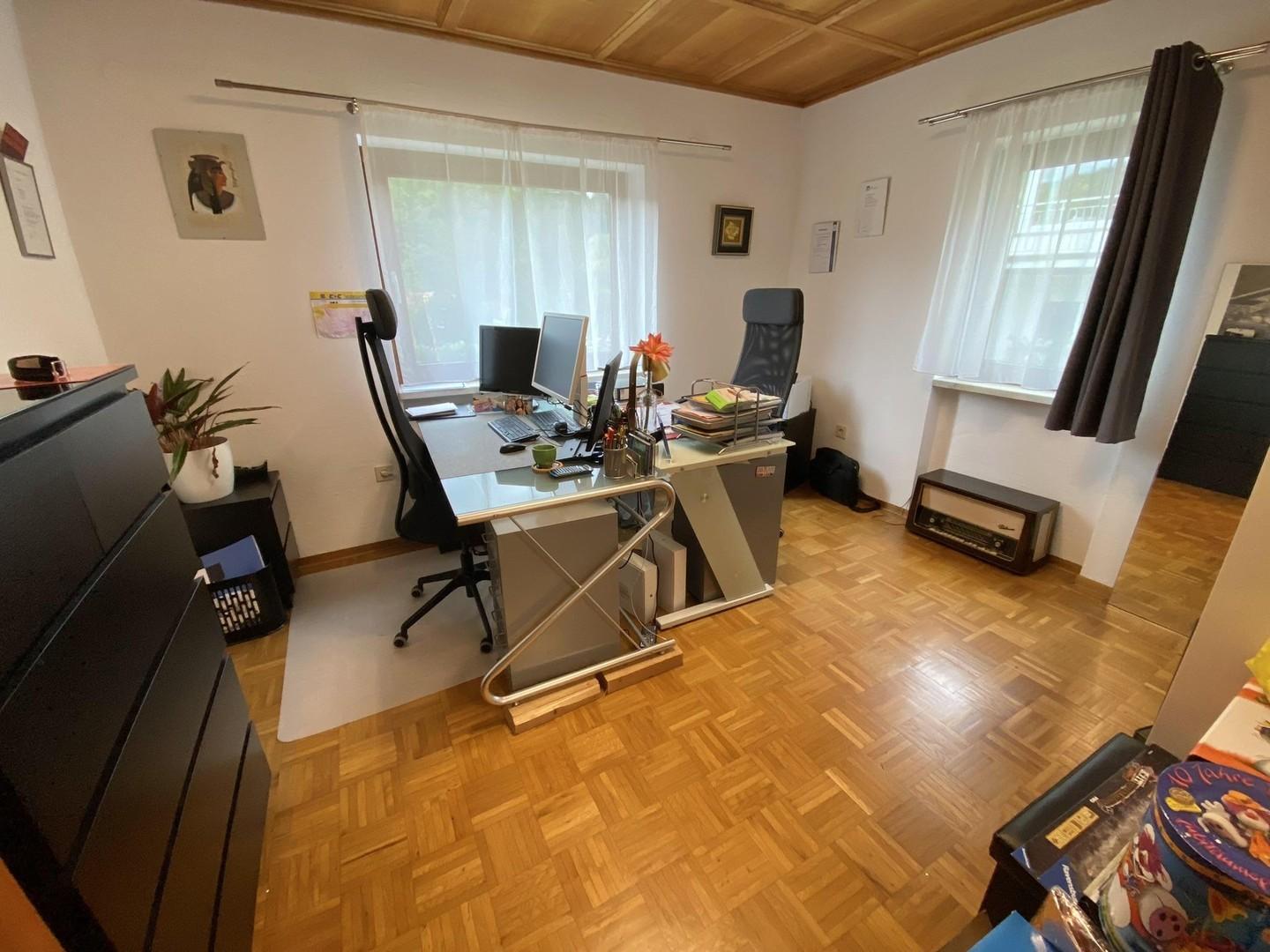 Schlafzimmer od. Büro UG