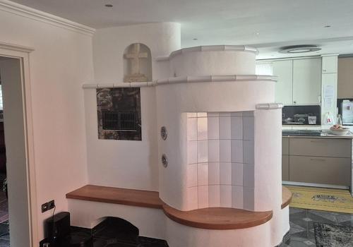 Moderner Kachelofen (EG)