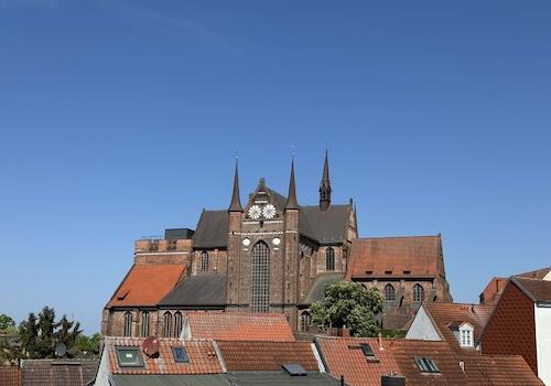 Blick zur Georgenkirche
