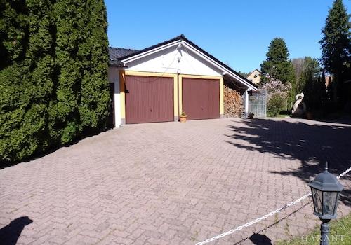 05 Doppelgarage-Innenhof