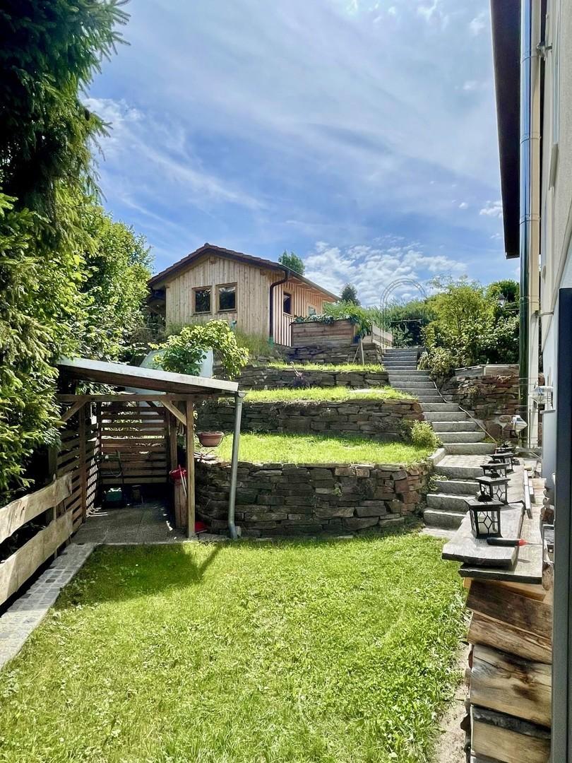 Garten in Terrassen angelegt