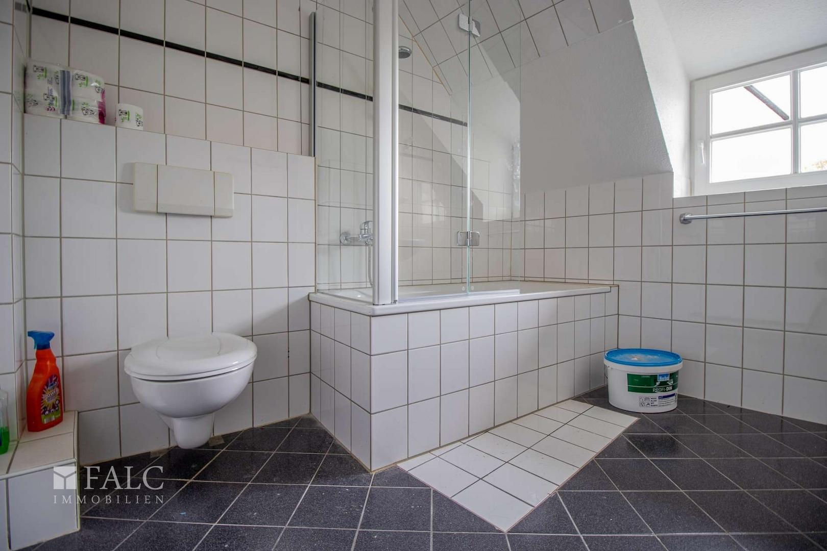Modernes Badezimmer