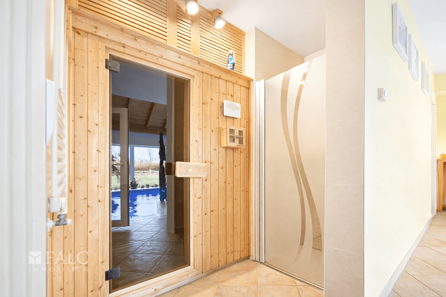 Sauna mit Dusche EG