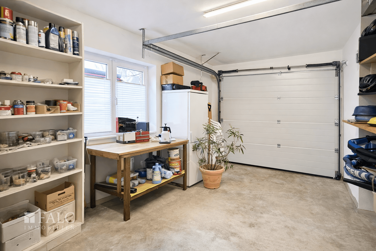 Garage mit Zugang EG