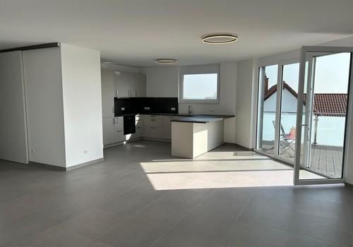 Küche und Zugang Dachterrasse