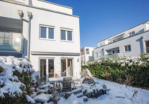 Rückansicht mit Garten