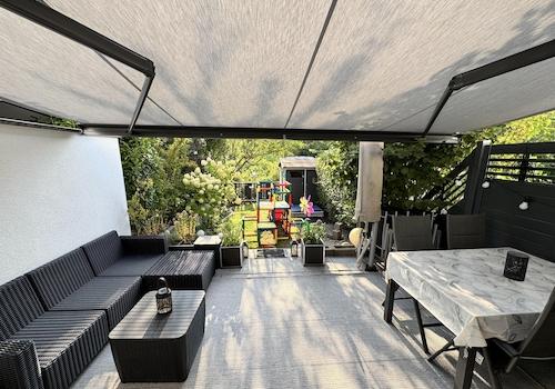 Terrasse mit Gartenblick