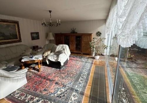 33 Wohnzimmer - im Boden eingelassene Heizung