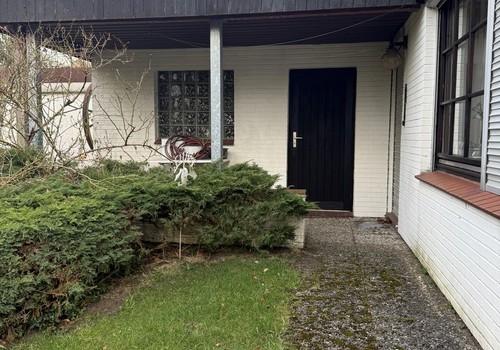 Eingang Garage und Werkstatt