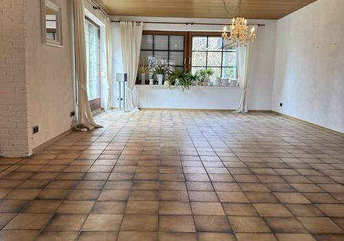 Wohnzimmer vom Flur aus