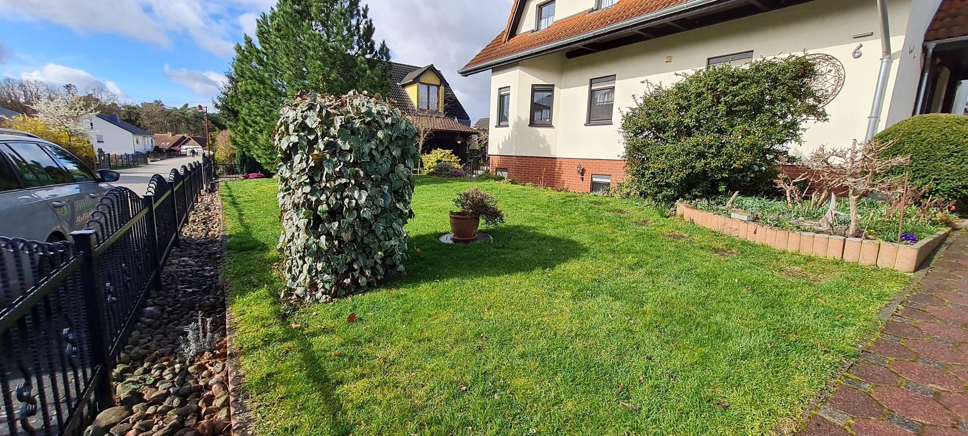 Fass (5) und Fasspumpe  vorn