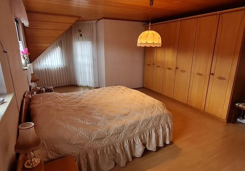 Schlafzimmer DG + Balkon