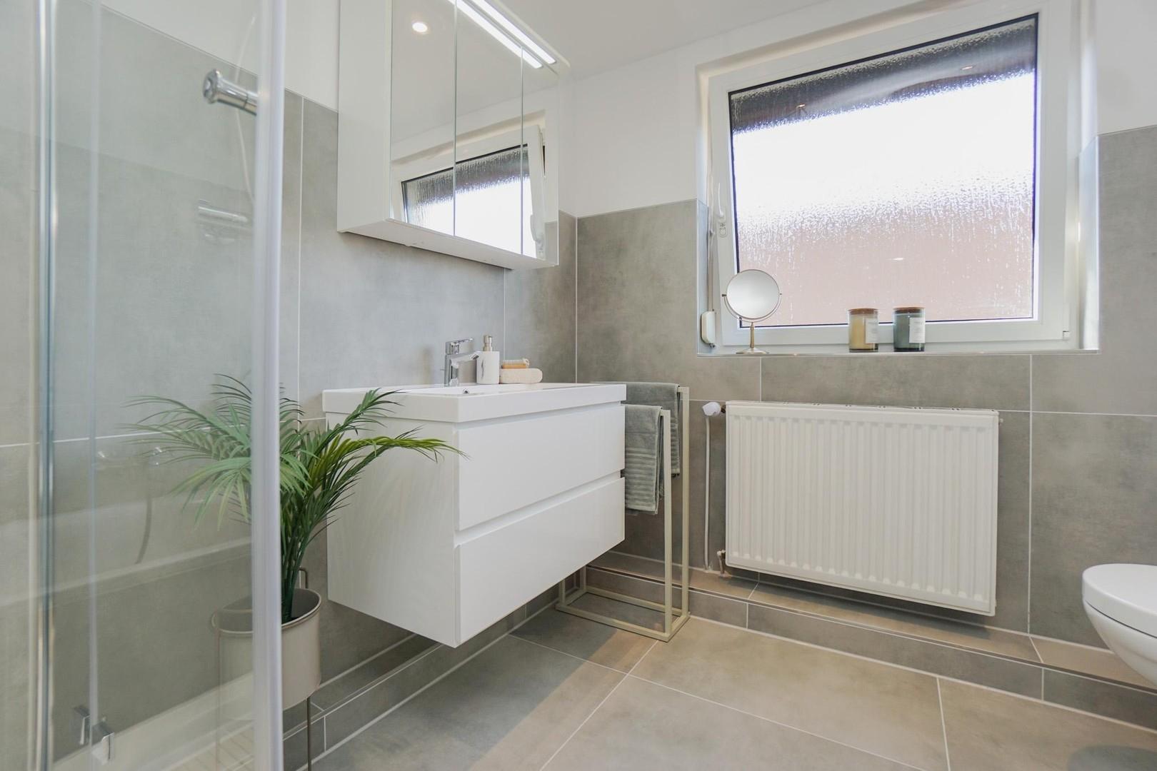 Hauptbadezimmer im 1. OG