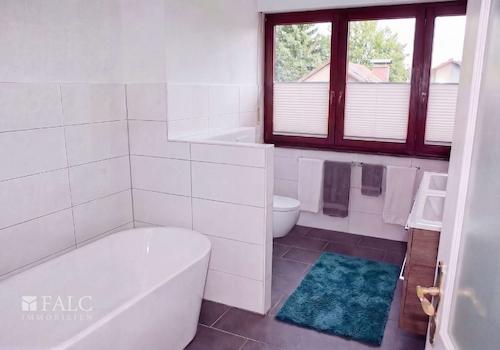 Großes Bad Einrichtungsbeispiel