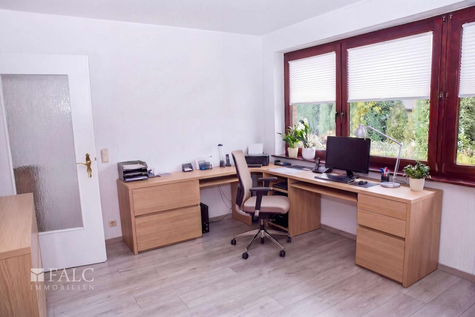 Büro links Einrichtungsbeispiel