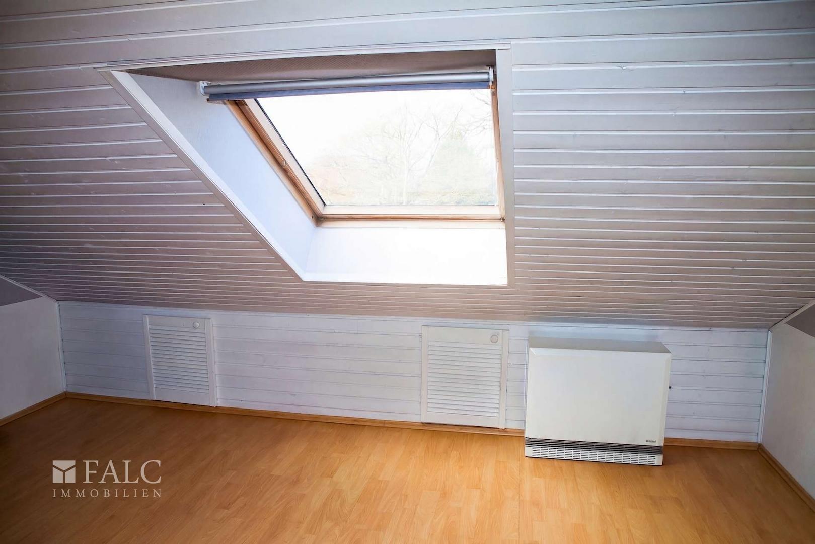 Dachgeschosszimmer Mitte