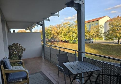 ca. 15m² großer Balkon