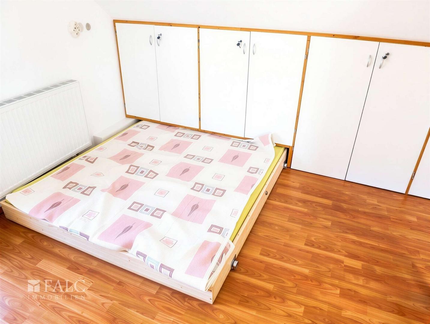 Ausziehbares Gästebett